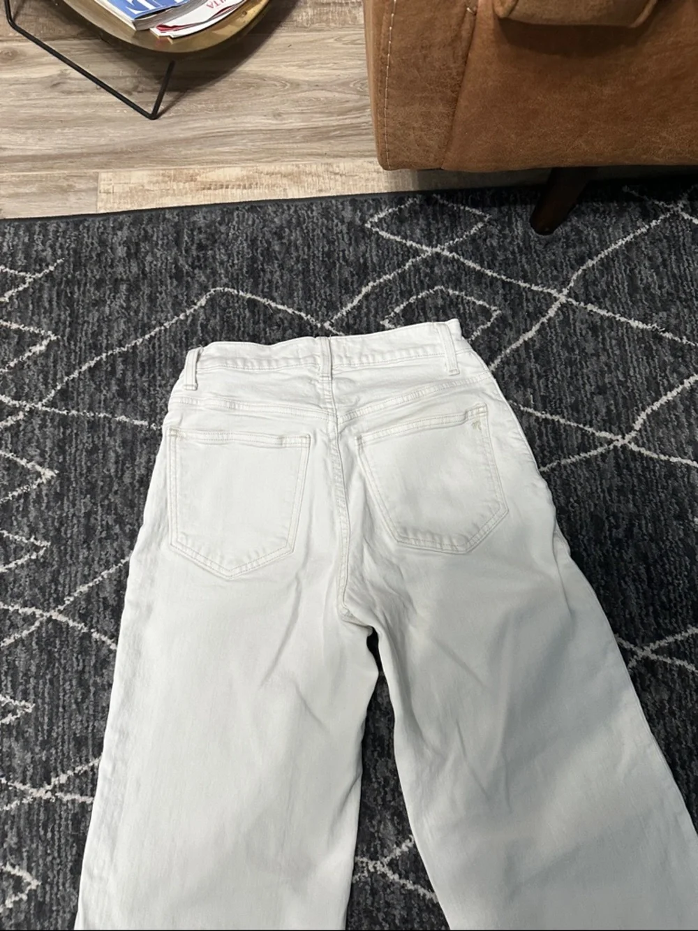 Madewell White High-Rise Wide-Leg Jeans with Raw Hem - Picture 5 of 5
